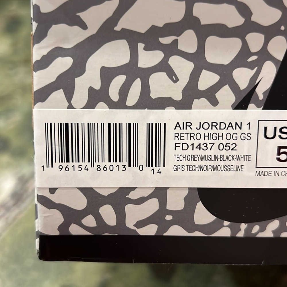 Nike Air Jordan 1 Retro High OG - Picture 10 of 10